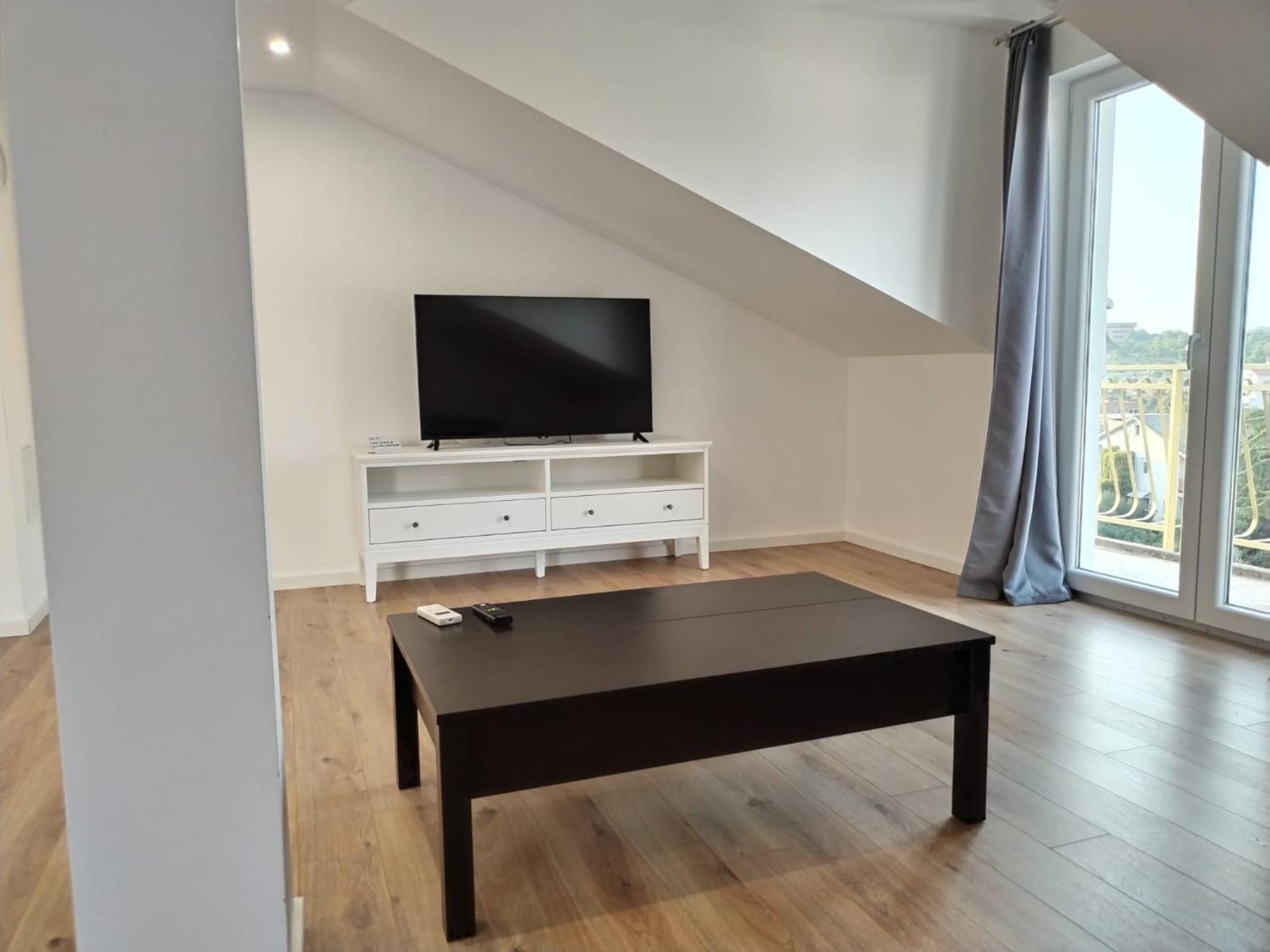 Doris, Apartment