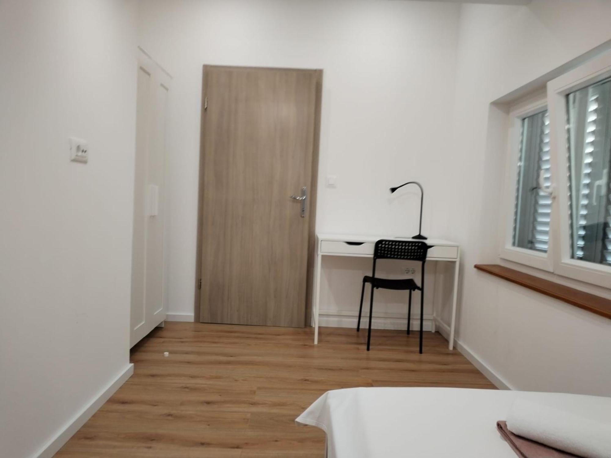 Doris, Apartment